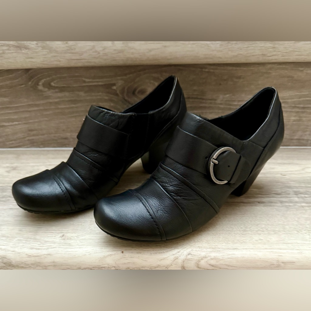 Witchy Black Leather Women's Heeled Shoes